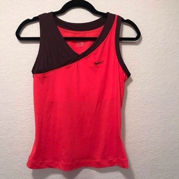 NWOT. NIKE ACTIVE DRI-FIT workout tank top. - Picture 3 of 8